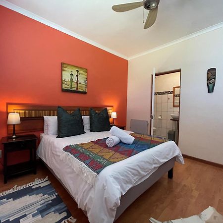 Marula Lodge Swellendam Bagian luar foto