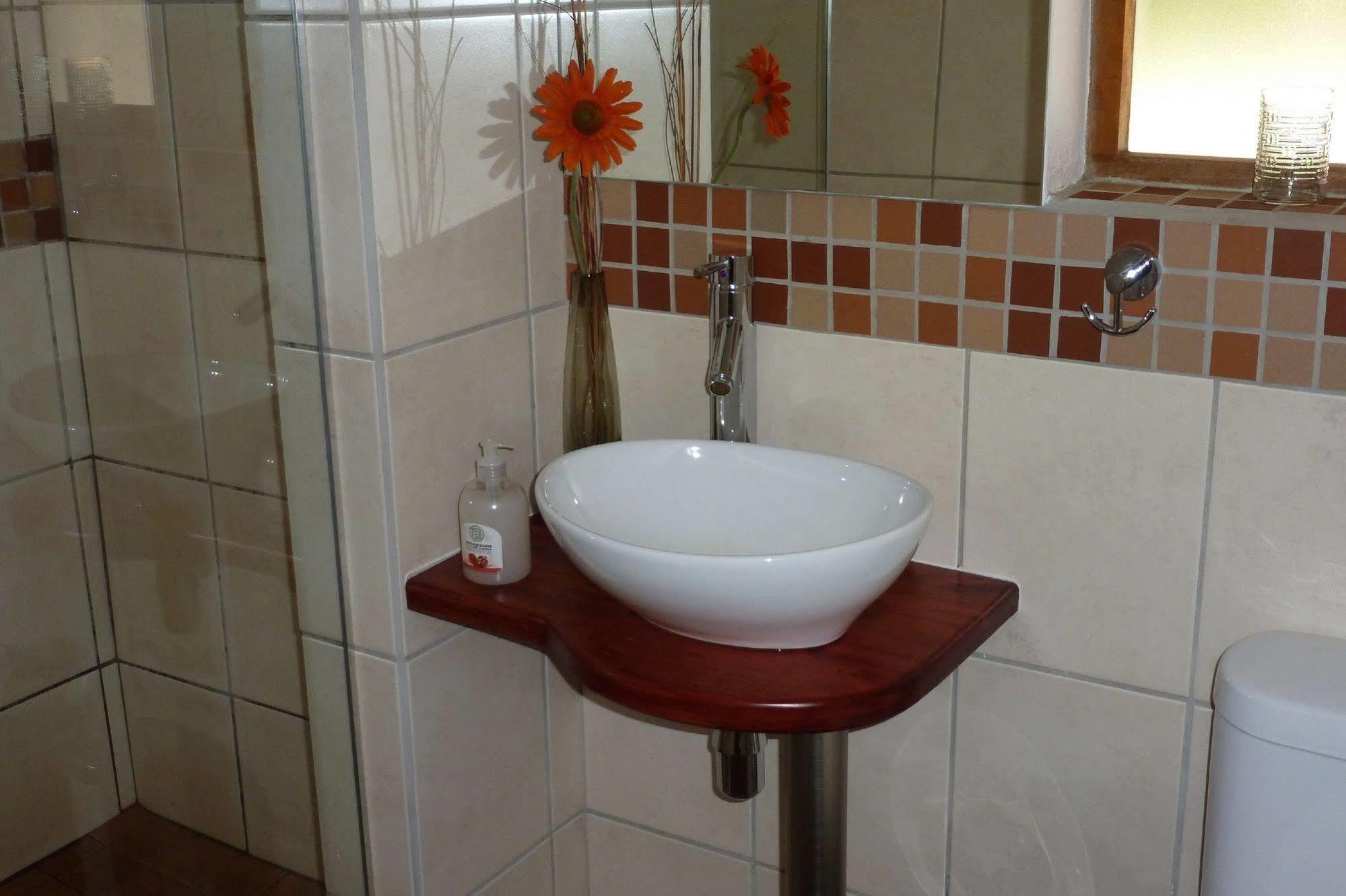 Marula Lodge Swellendam Bagian luar foto