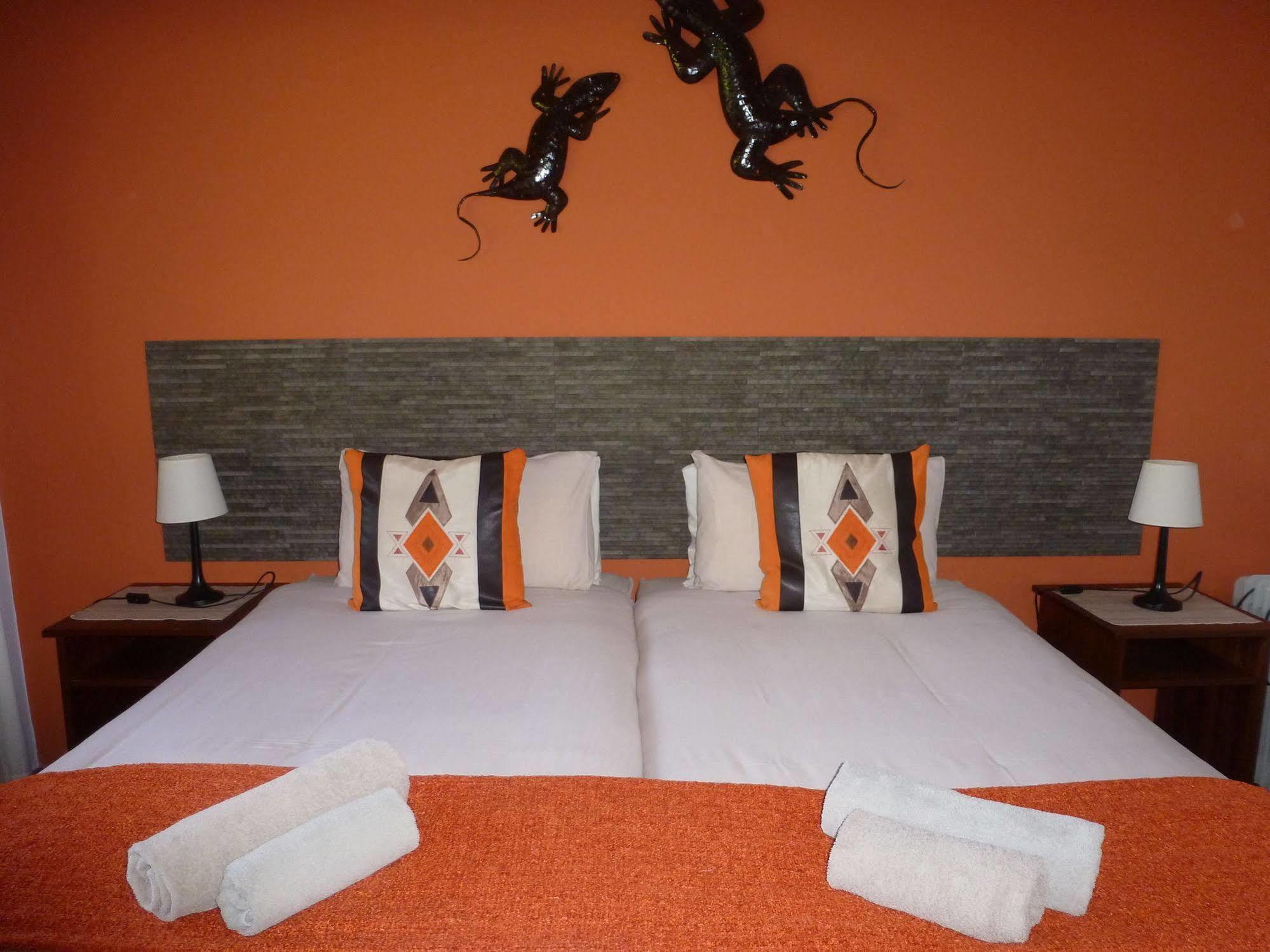 Marula Lodge Swellendam Bagian luar foto